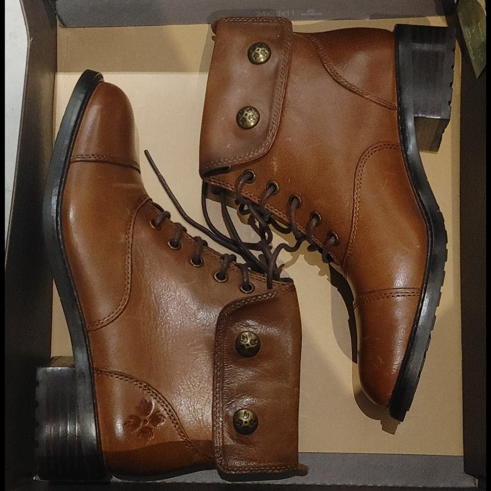 New box Patricia Nash LIA whiskey brown leath…